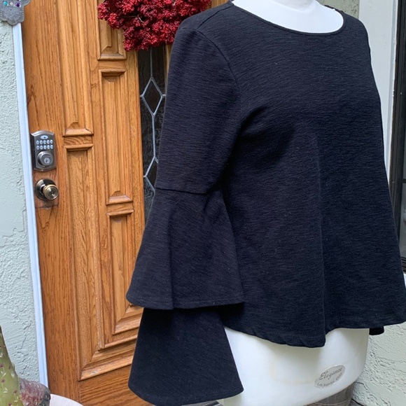 ANTHROPOLOGIE ERI + ALI Tiered Sleeve Top - Picture 3 of 7